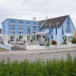 Hotel Restaurant Vater Rhein 3*