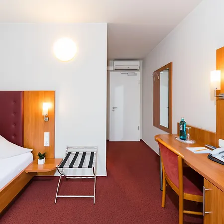 Restaurant Vater Rhein Hotel 3*