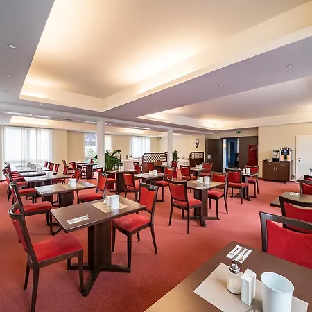 Restaurant Vater Rhein מלון 3*