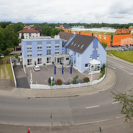 Hotel Vater Rhein 3*