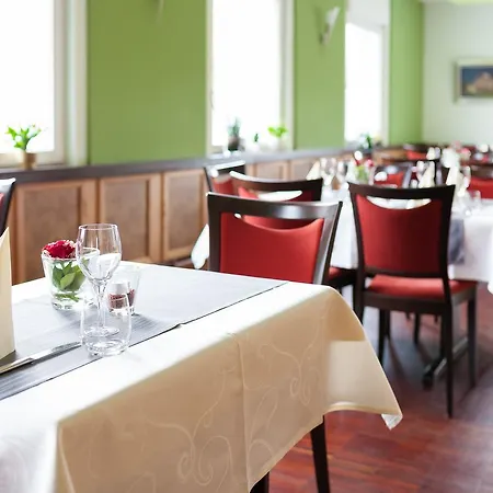 Restaurant Vater Rhein וורת אם ריין